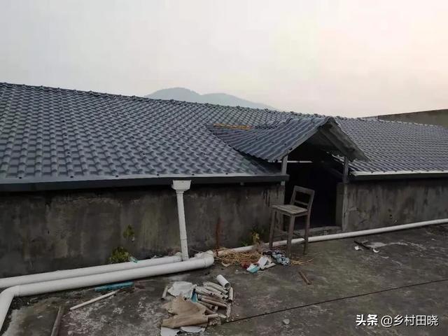 農村自建房坡屋頂，用琉璃瓦還是樹脂瓦？看看內行人的經驗分享